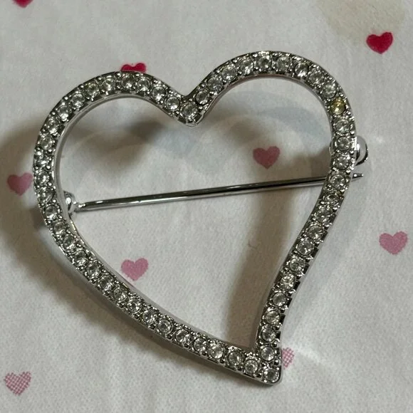 Vintage Silver Tone Clear rhinestone Heart Brooch - Picture 2 of 15